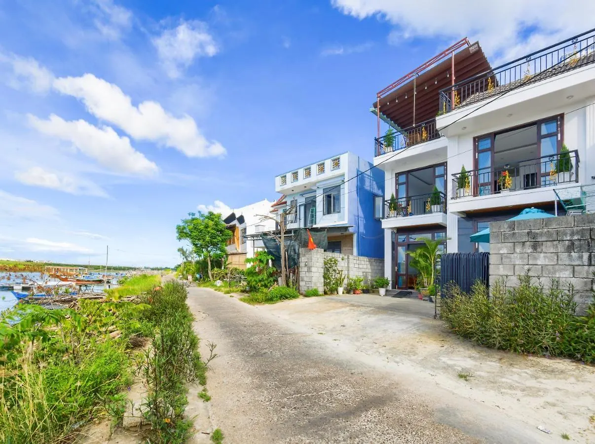 Gio Chieu Homestay - Riverside & Swimming Pool هوي ان 0*,